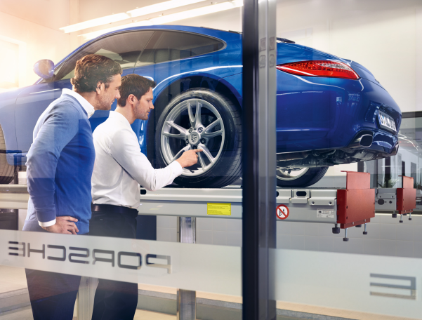 Porsche Serviceberater*in (m/w/d), 1. Bild