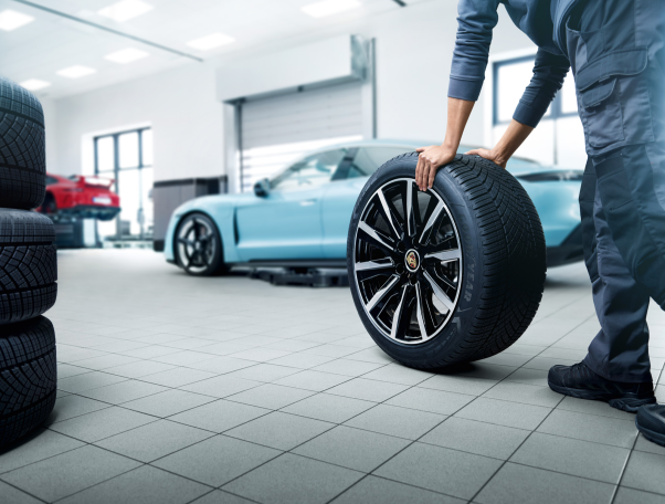 Ausbildung Fachkraft für Lagerlogistik Porsche Zentrum Solingen (m/w/d), 1. Bild