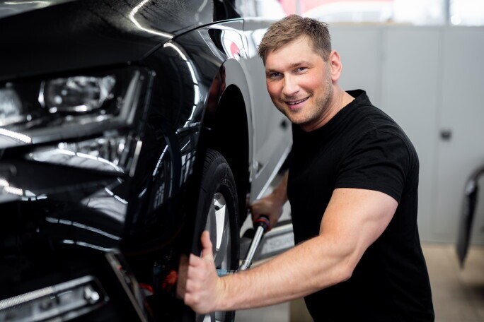 Ausbildung Kfz-Mechatroniker/-in Karosserietechnik (m/w/d), 1. Bild