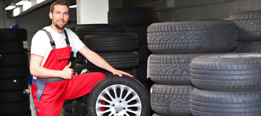 Ausbildung Kfz-Mechatroniker/-in (m/w/d), 1. Bild